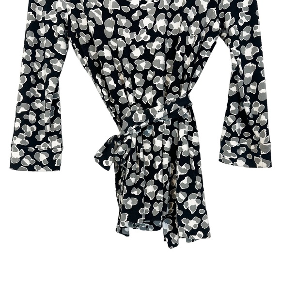 Diane Von Furstenberg | The New Jill Wrap Top Size 4 - Picture 6 of 10
